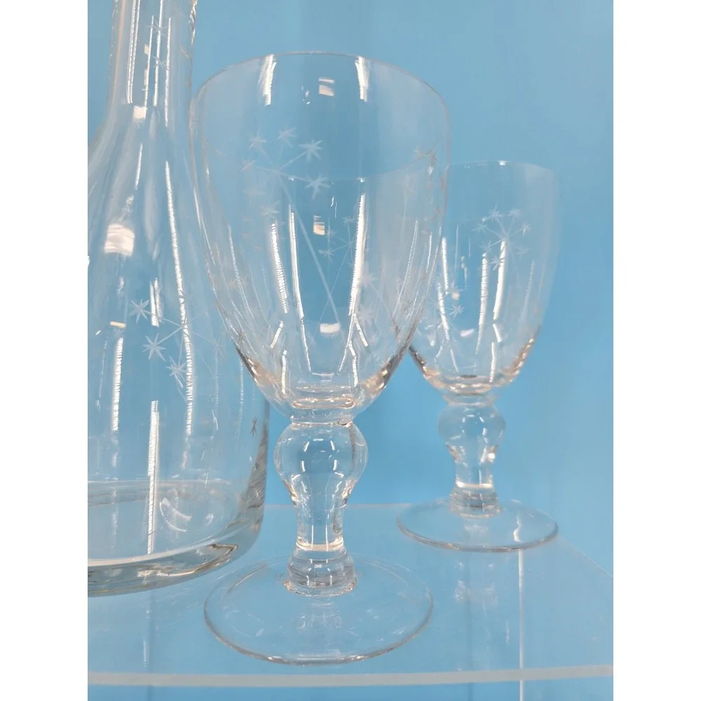 VTG Mid Century Glass Decanter w/2‎ Glasses - Fireworks Starburst Star Pattern